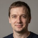 Довольный клиент Legalne Kasyno Online после выбора надежного казино с прогрессивными джекпотами